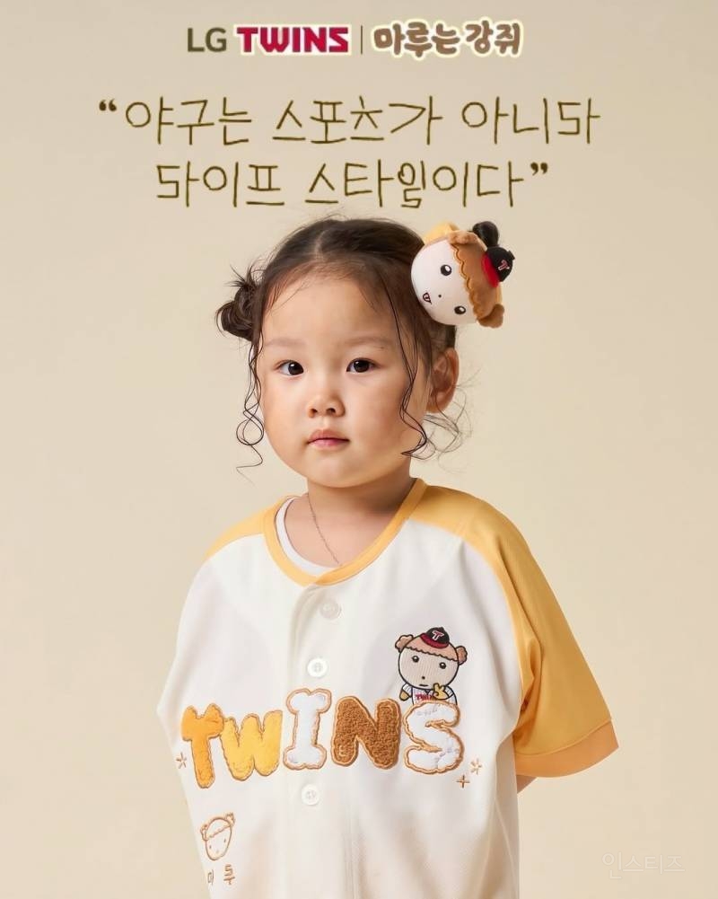 직원 딸을 모델로 쓰는 회사