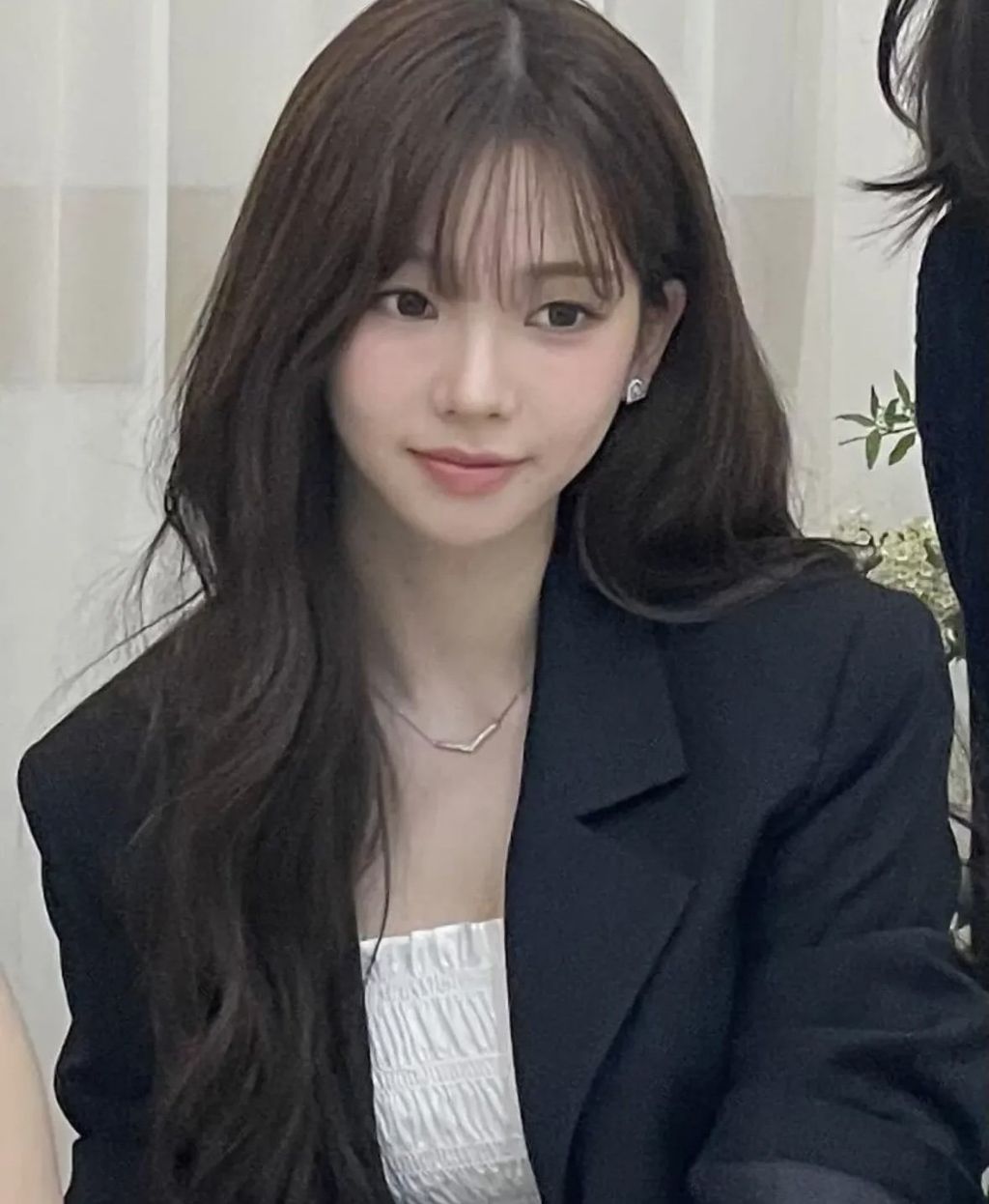 오늘자 친언니 결혼식에 간 카리나 실물 | 인스티즈
