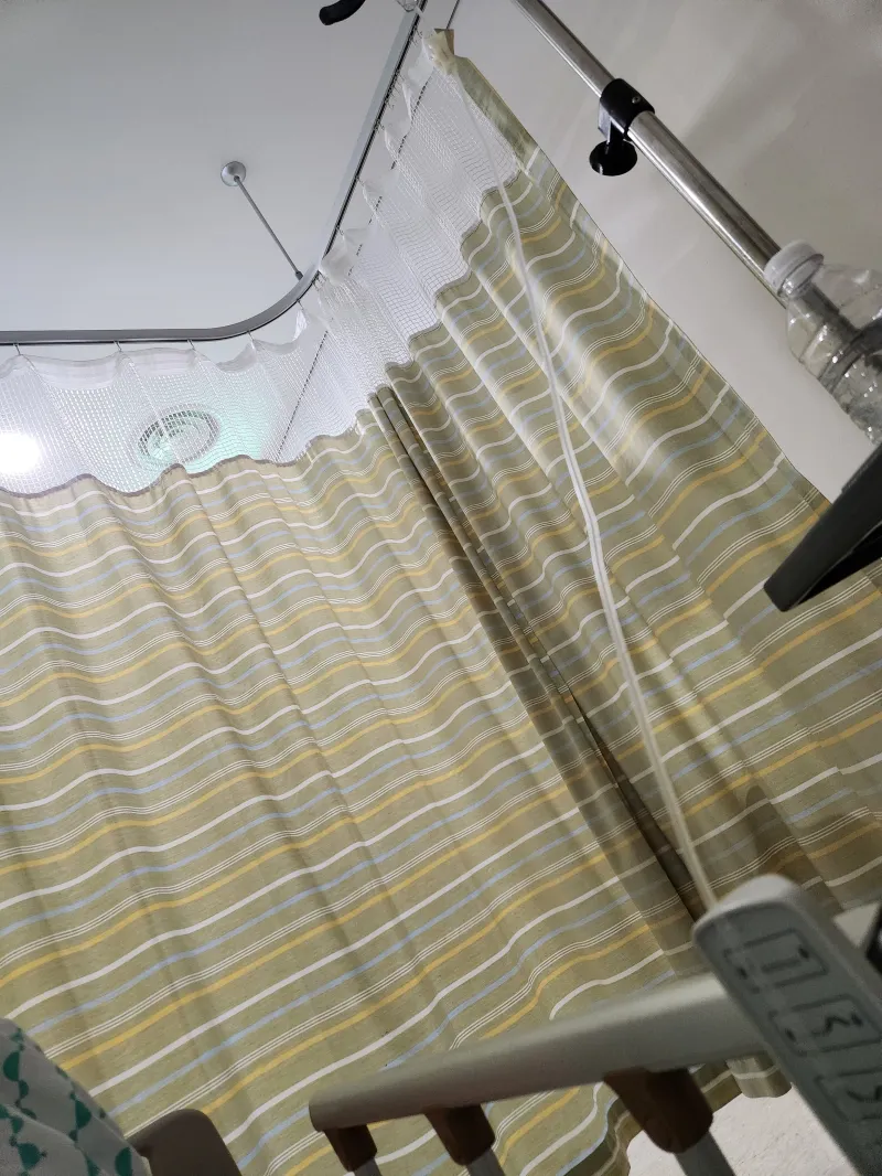 병실에서 통화하고 찬송가부름