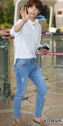 현재 패션계가 다시 불지피는 그 시절 바지.JPG